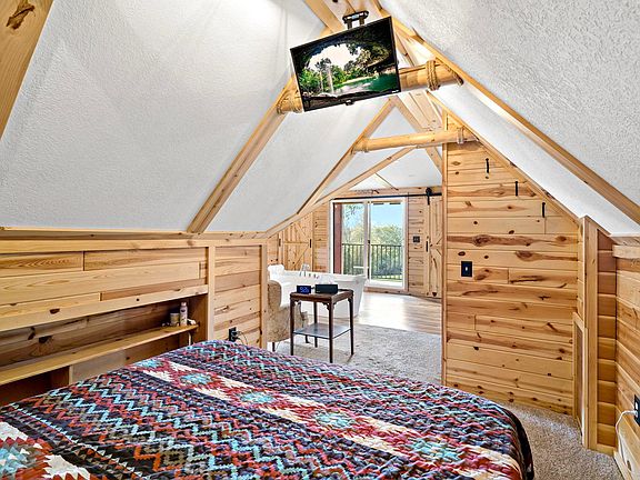 5th image of 4555 Spruce Way