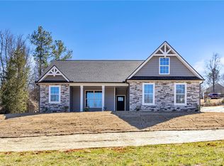 111 Dean St, Pickens, SC 29671