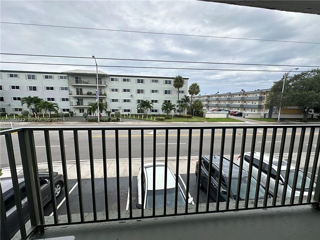 1st image of 109-13285 NE 6th Ave #109