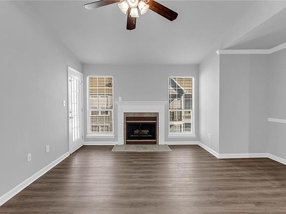 4th image of 422 Granville Ct