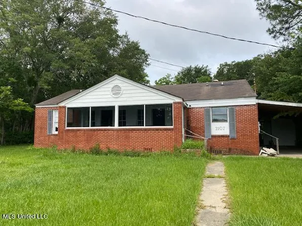 2107 10th St, Pascagoula, MS 39567