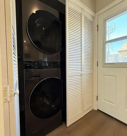 6403 Gentry Ave — Photo 6