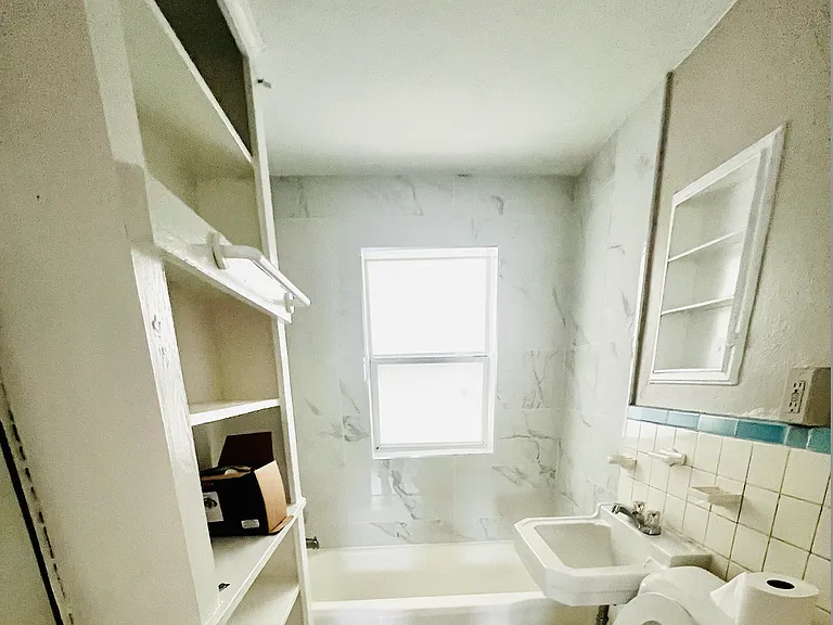 111 S Grandview Ave #7 — Photo 5