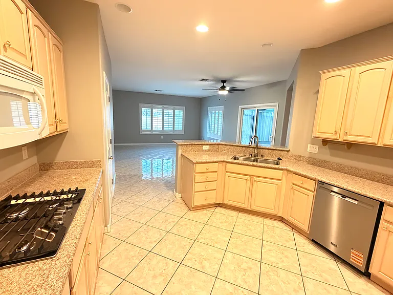 2759 Foxtail Creek Ave — Photo 8