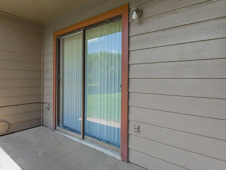 REGENCY PLACE APARTMENTS — Photo 8