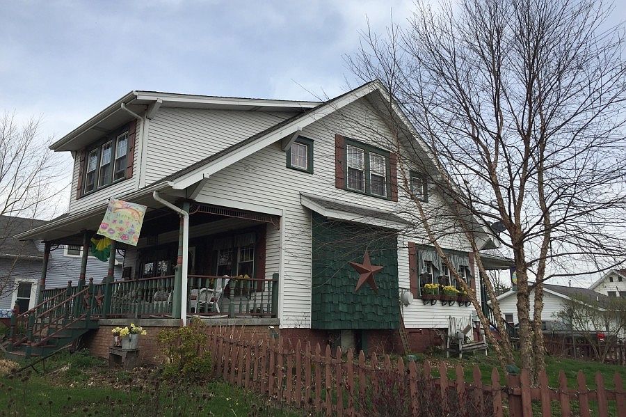 2nd image of 106 Penn Ln