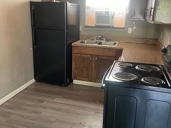 5th image of 2612 Gaston Ave APT A