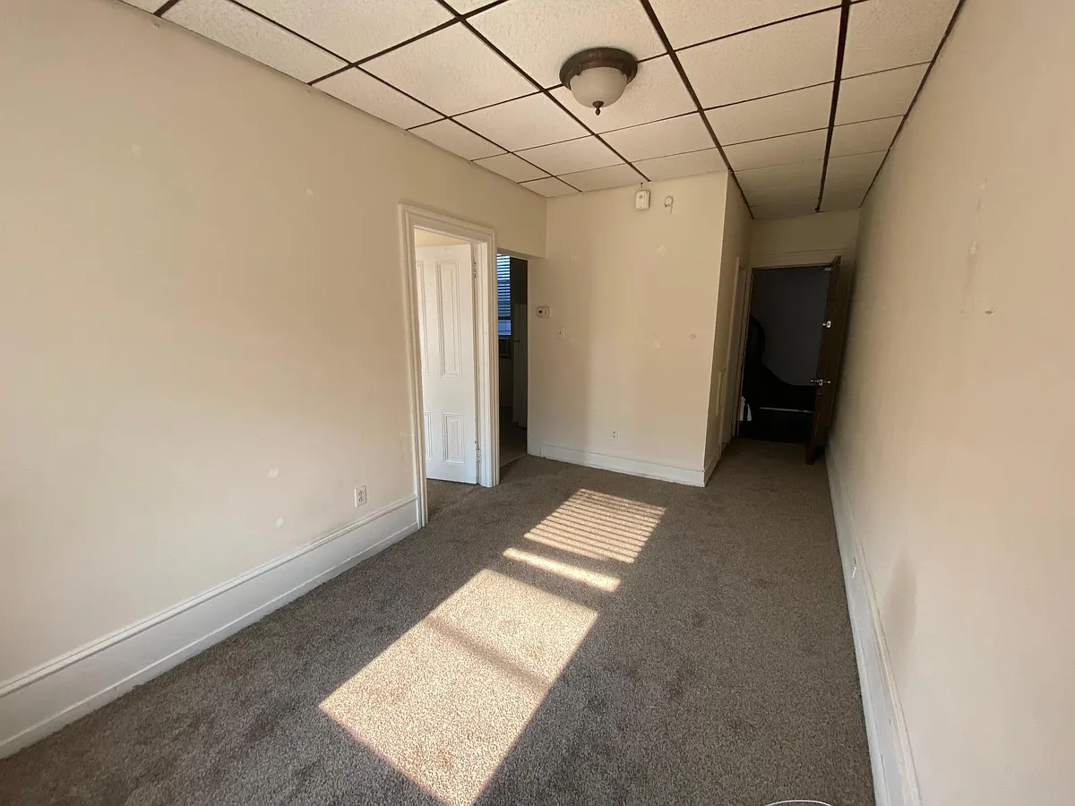 Building Photo - 1419 E Columbia Ave #2F