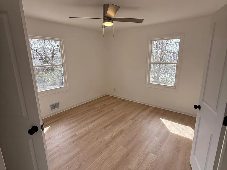 7205 Overton Ave — Photo 12