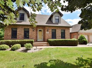 748 Hickman Ln, Woodstock, IL 60098