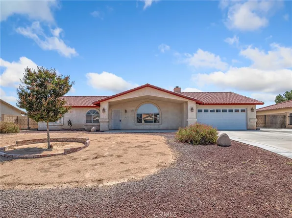 13951 Falling Leaf Rd, Apple Valley, CA 92307