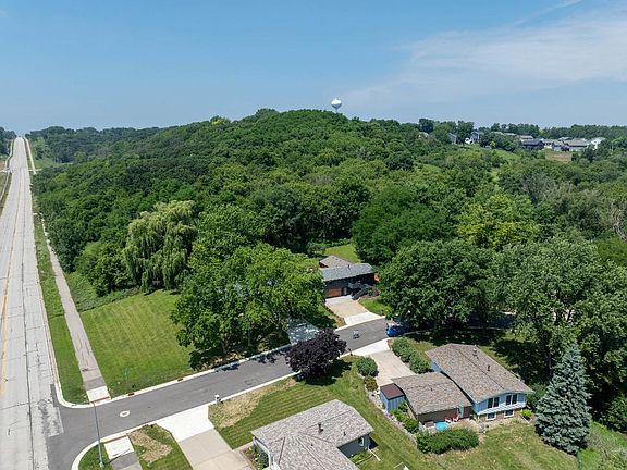 3rd image of 3951 Willow Ct SW