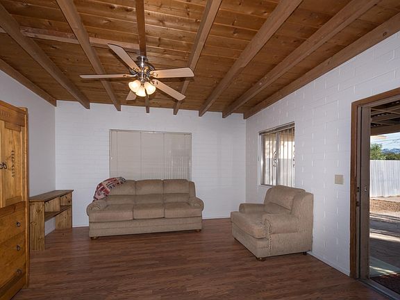 3rd image of 2959 N Palo Verde Ave
