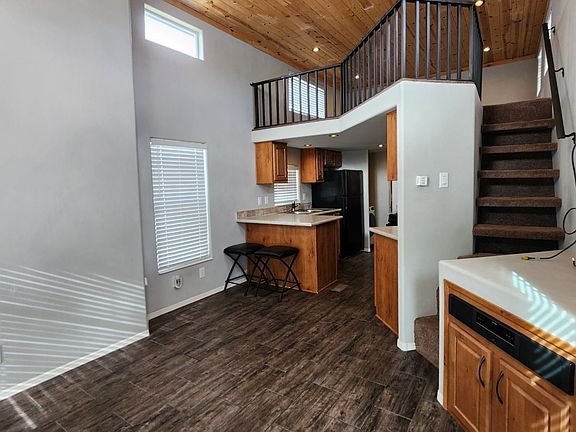 3rd image of 325 Silver Cir Space 14MAIN