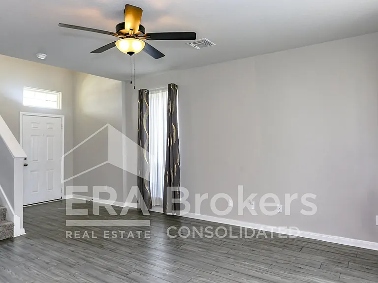 909 Clanton Cv — Photo 4