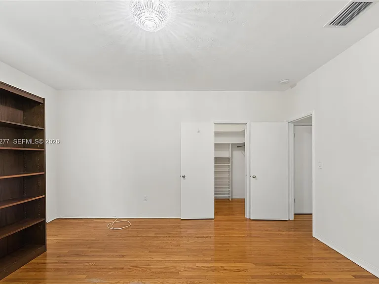 2514 E Granada Blvd — Photo 33