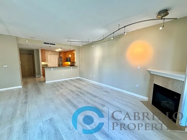 850 Beech St #504 — Photo 15