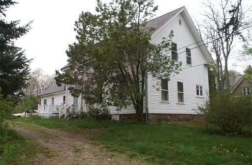 2nd image of 145 W Bacon St
