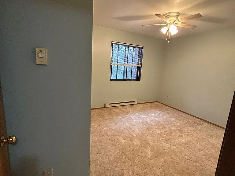 692 Park Ave — Photo 8