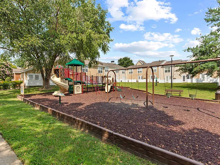 Gayton Pointe Townhomes — Photo 23