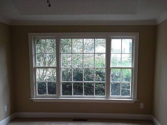 4th image of 326 Etowah Valley Trce