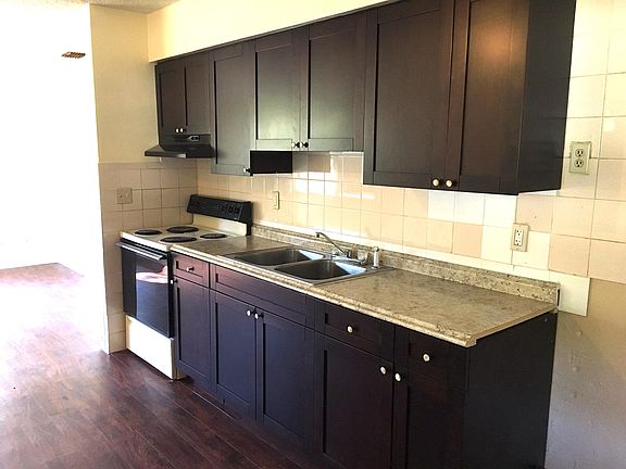 5th image of 486 NE Crystal St