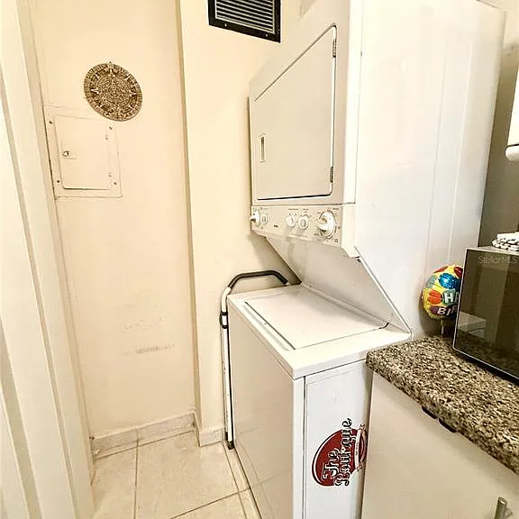4 Avenida Laguna #9F — Photo 18