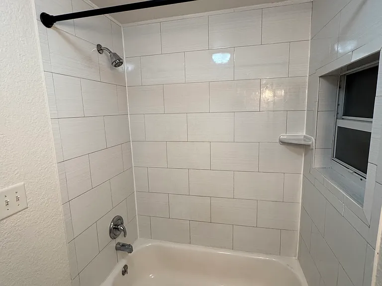109 N Oakland St #1A — Photo 10