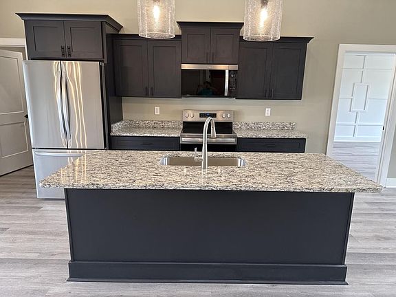 5th image of 2034 Harmony Ln