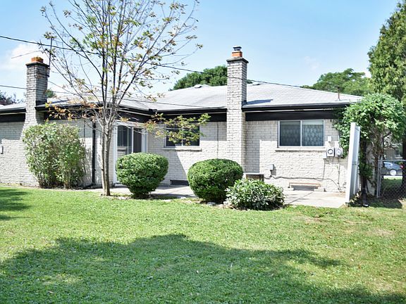 4th image of 33498 Clifton Dr