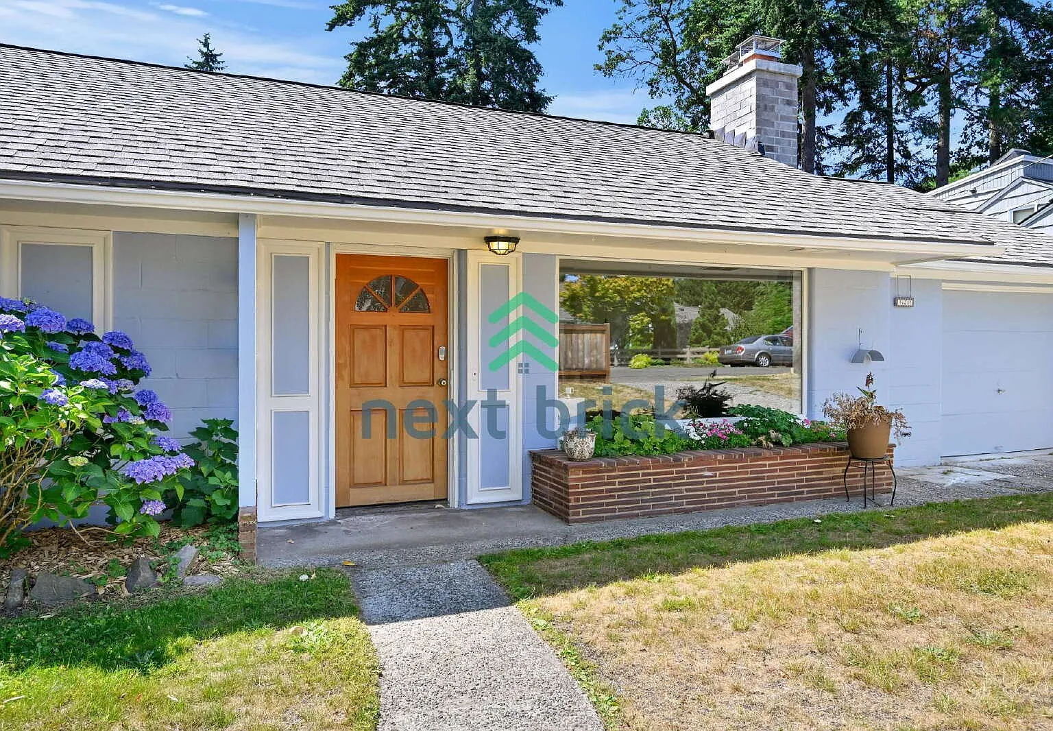"Charming 3-Bed, 2-Bath Home in Shoreline with 1250 Sq Ft of Comfort!" — Photo 2