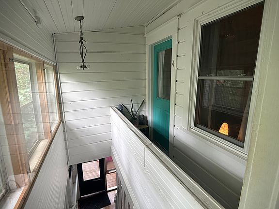 entrance from stairwell to apt #4