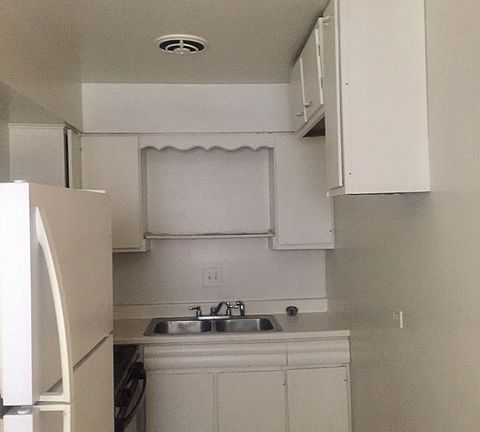 5th image of 833 S 17th Ave