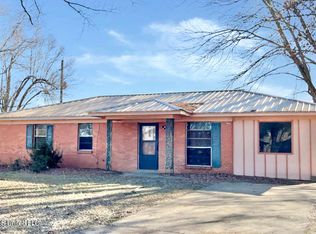 102 Hodges Dr, Greenwood, MS 38930