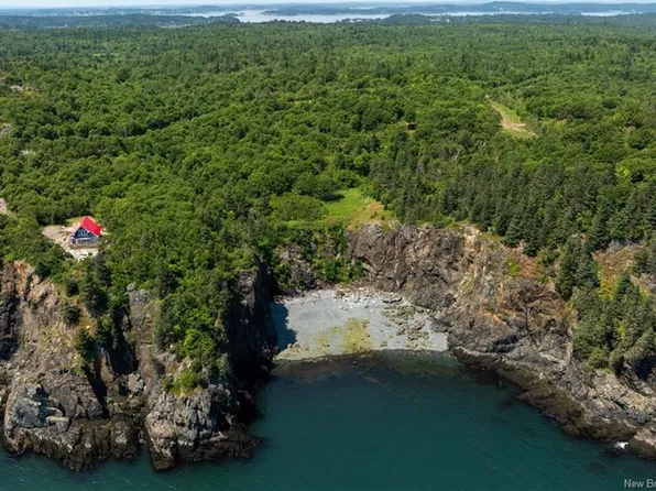 6 & 7 Fundy Dr, Campobello Island, NB E5E 1X1