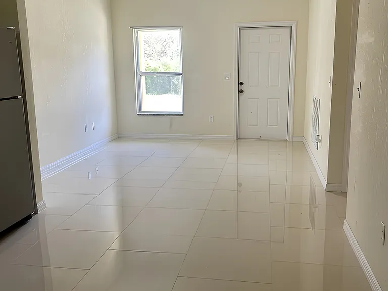 3212 Oleander Dr — Photo 3
