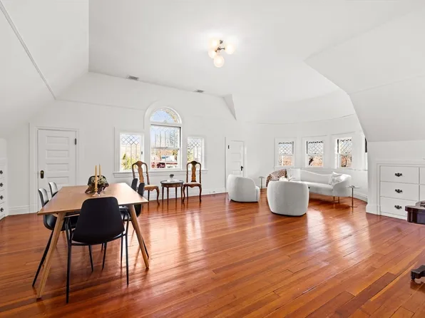 222 Elm St #C, Northampton, MA 01060