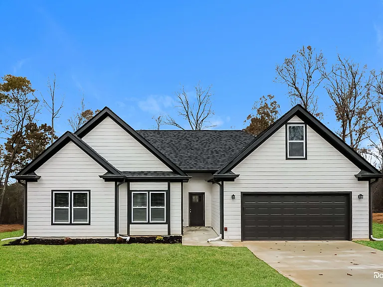 112 Cassidy Trl — Photo 1