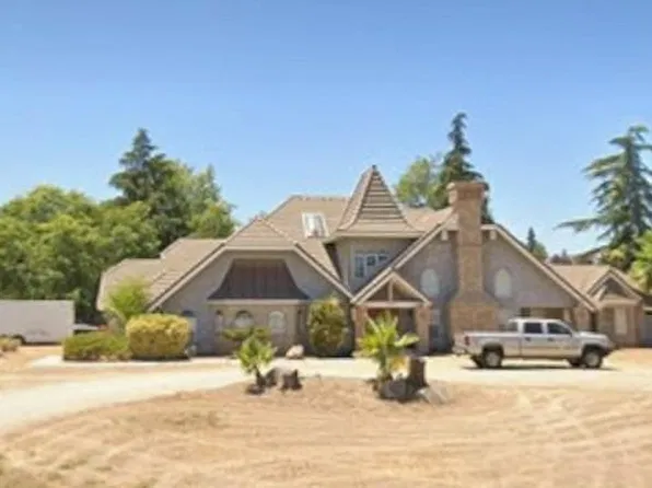 7161 N Maine Ave, Clovis, CA 93619