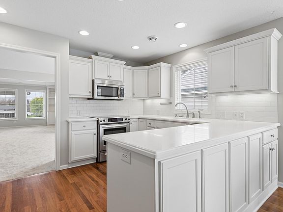 4th image of 7188 Waterstone Ln