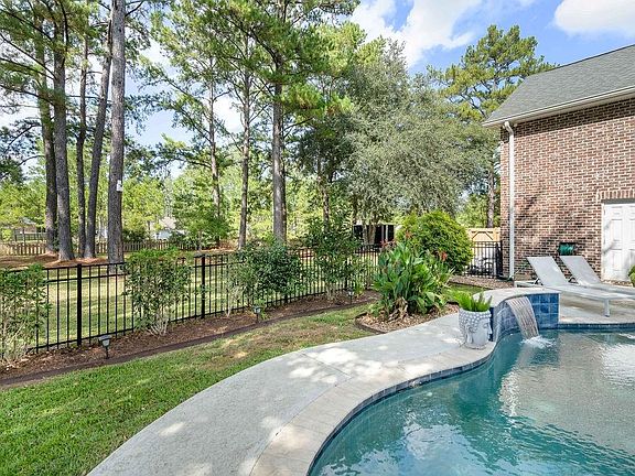 4th image of 419 Long Lake Dr