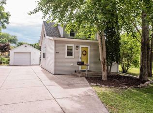 914 Aurdal Ave, Fergus Falls, MN 56537