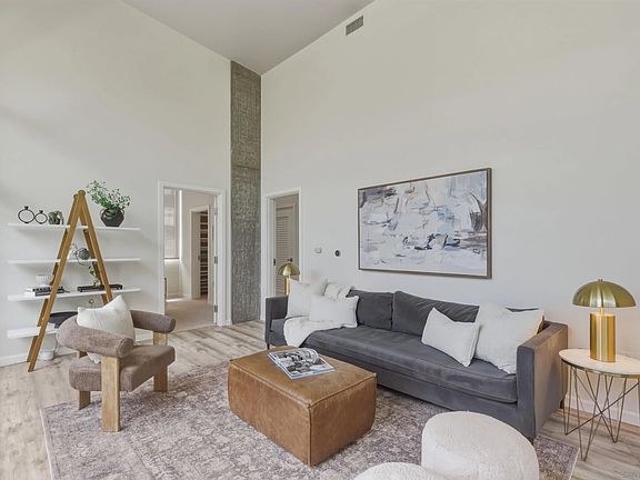 5th image of 800 The Mark Ln Unit 204