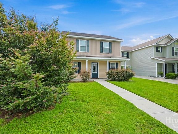 3rd image of 121 Ristona Drive