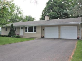 640 Ranchview Ln N, Plymouth, MN 55447