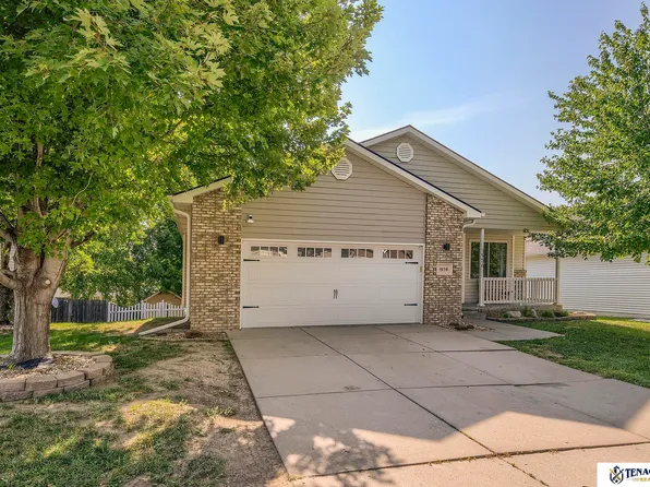 1956 SW 34th St, Lincoln, NE 68522