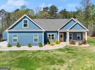 186 Oakwood Dr, Commerce, GA