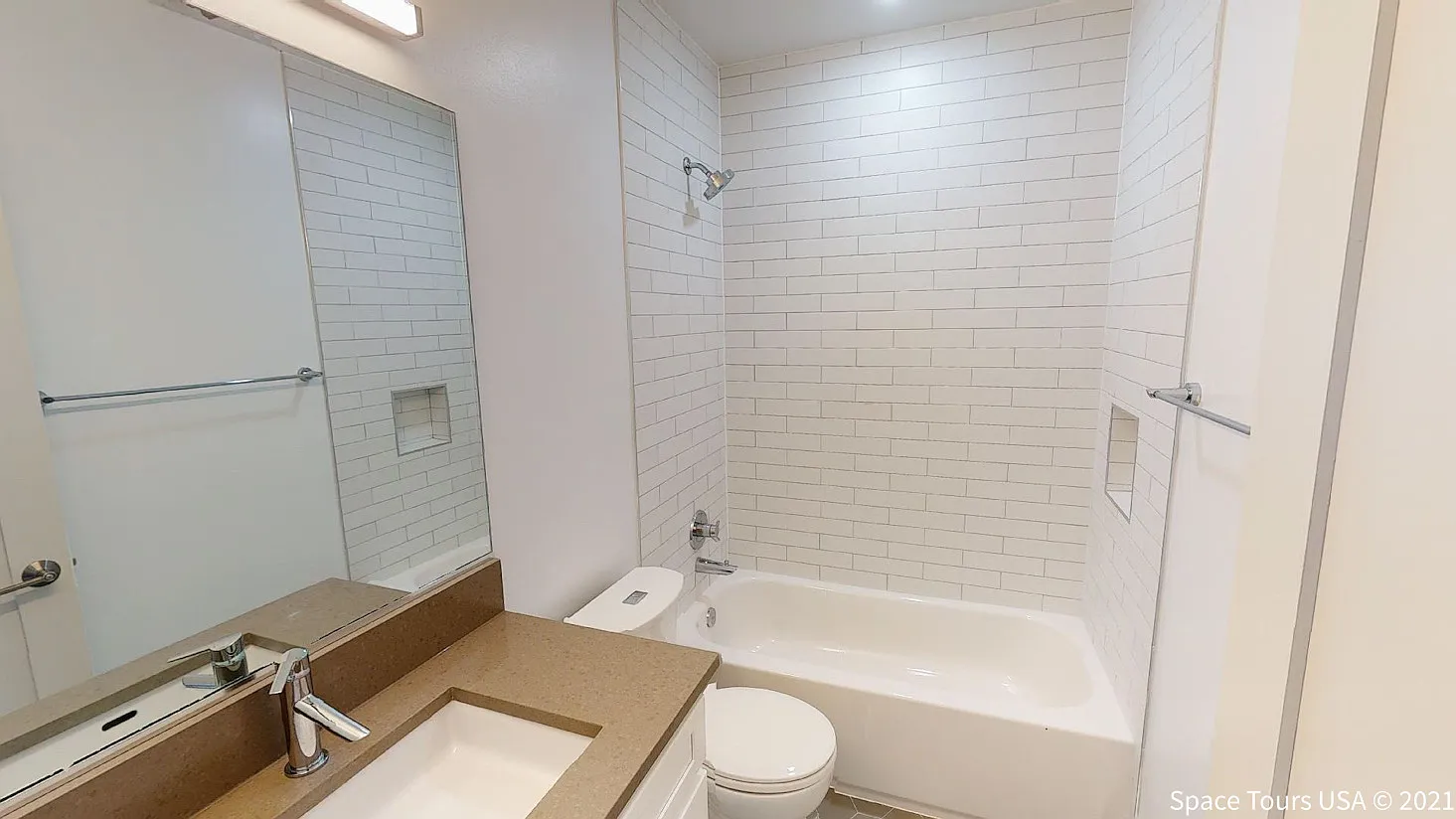 2 bed, 966 sqft, $2,797 — Photo 3