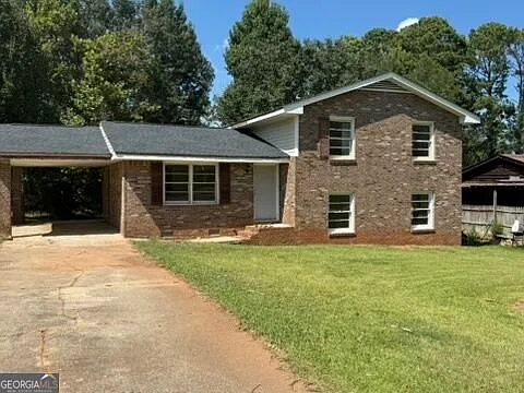 119 Amberwood Ln — Photo 3
