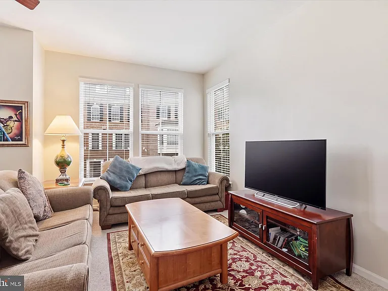 42476 Regal Wood Dr — Photo 11